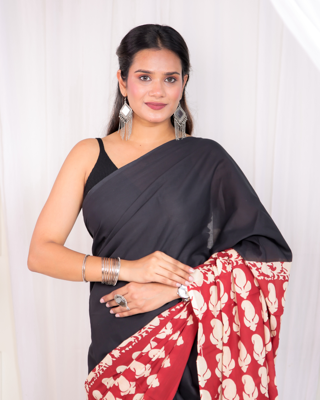 Mudran Floral Buti Blockprinted Mulmul Saree