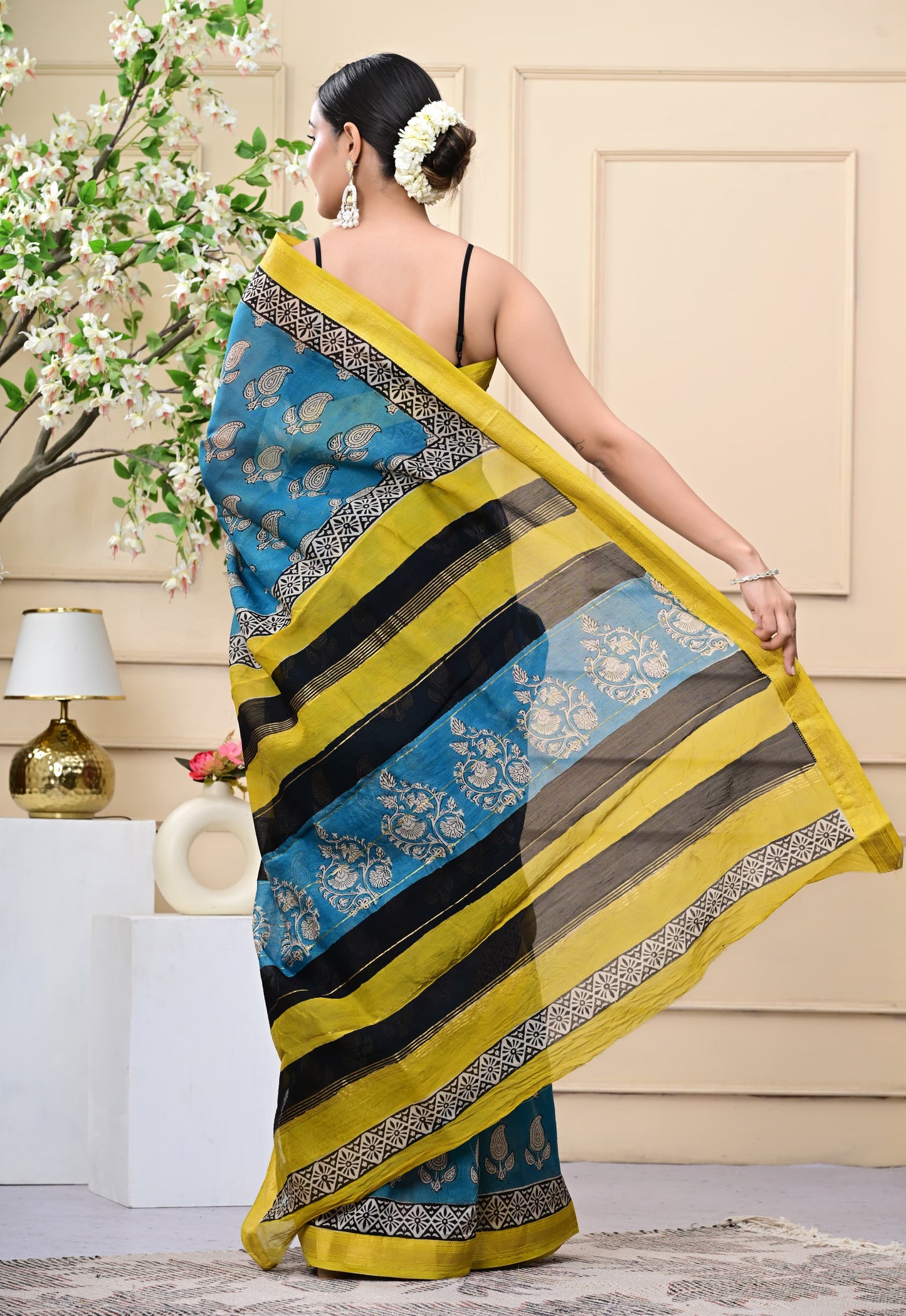 Frozen Wave Saree