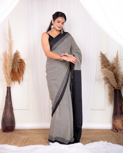 Mudran Black Checkered Mulmul Saree
