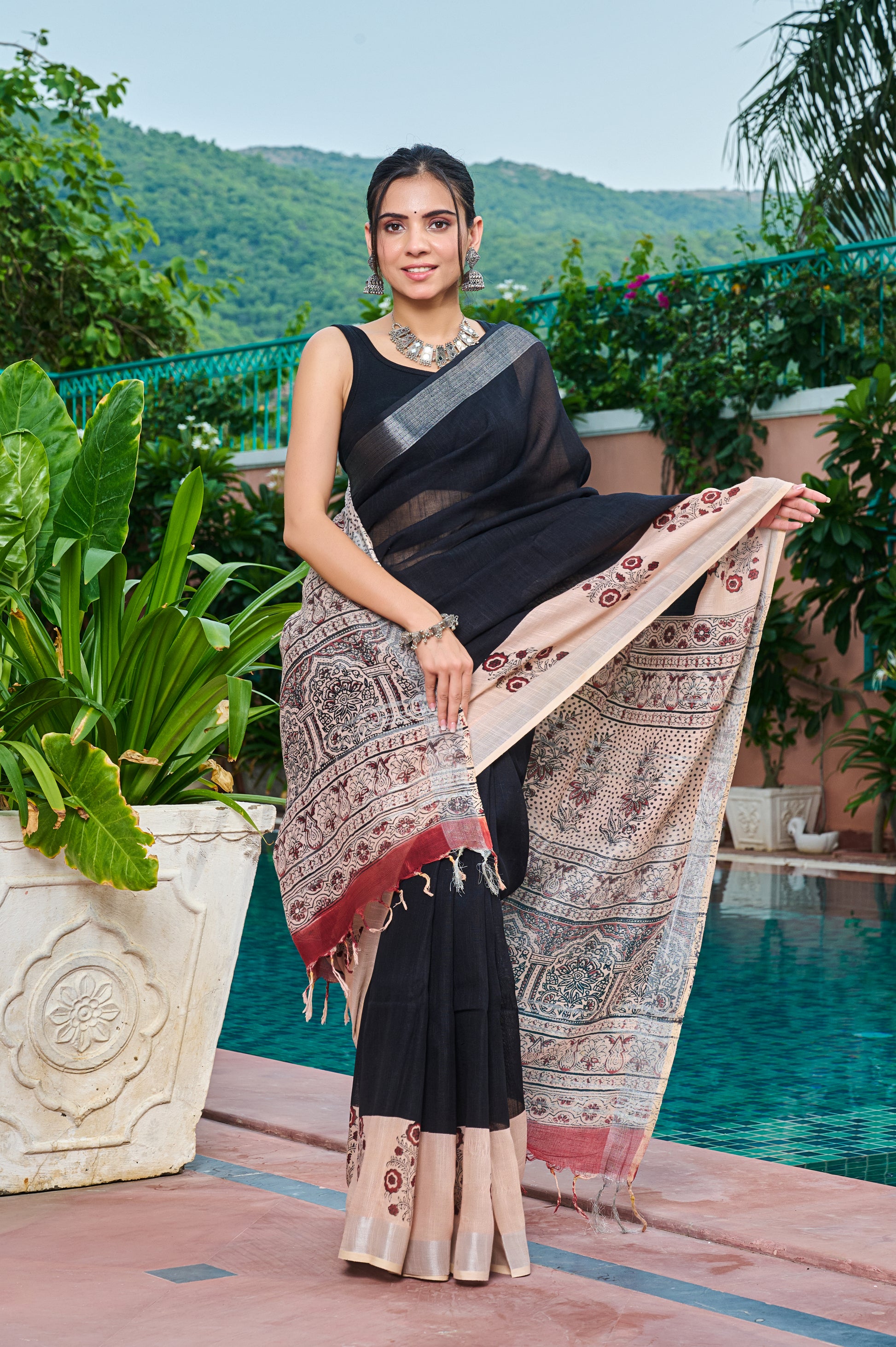 Dark Dessert Saree