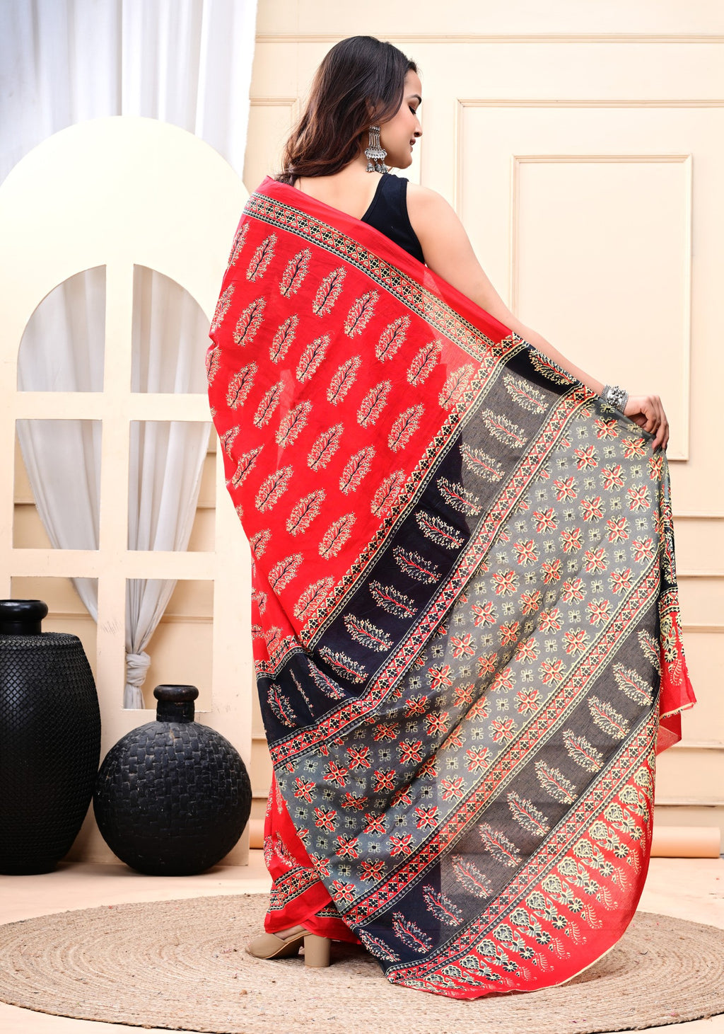 Red Mapple Mulmul Saree