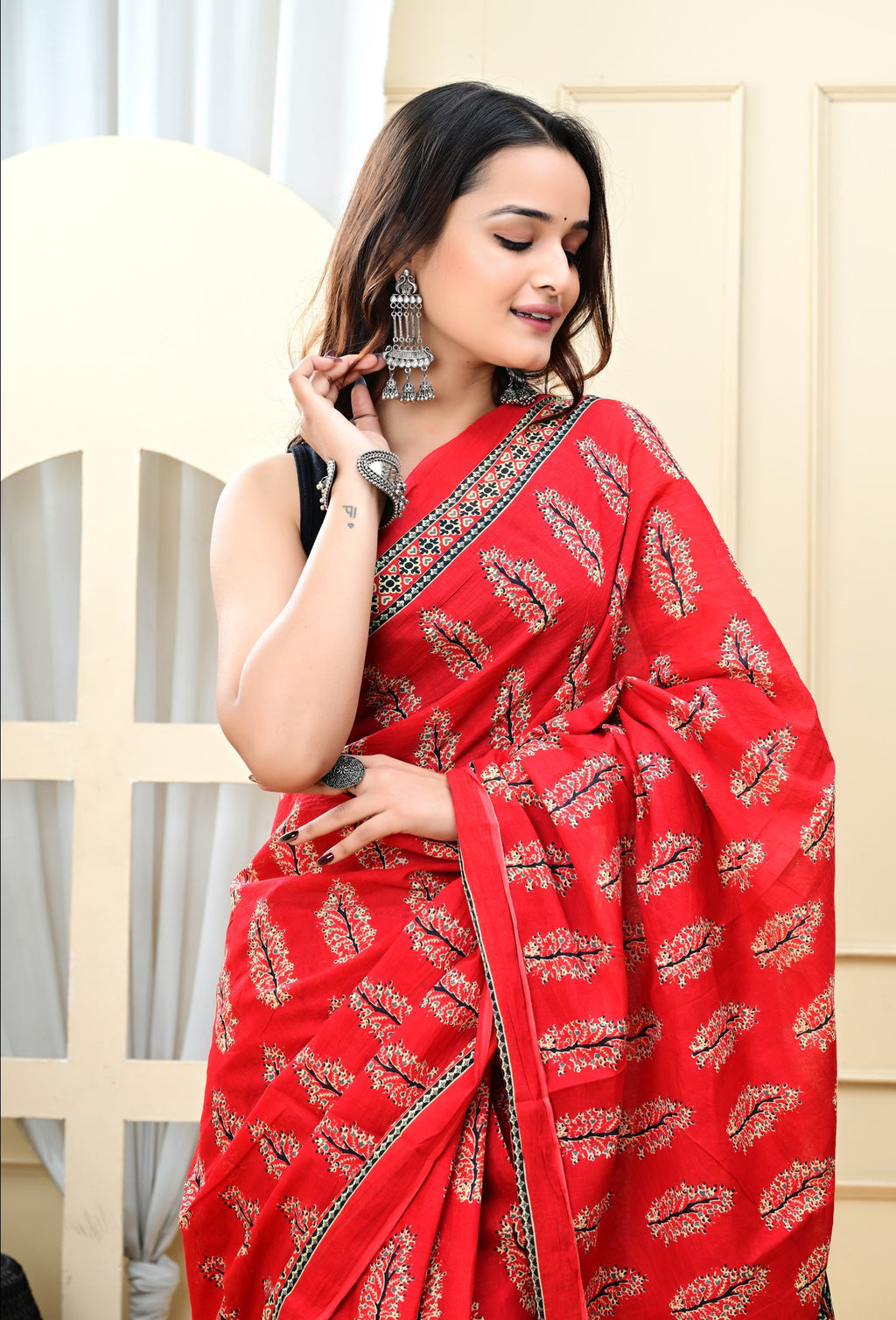 Red Mapple Mulmul Saree