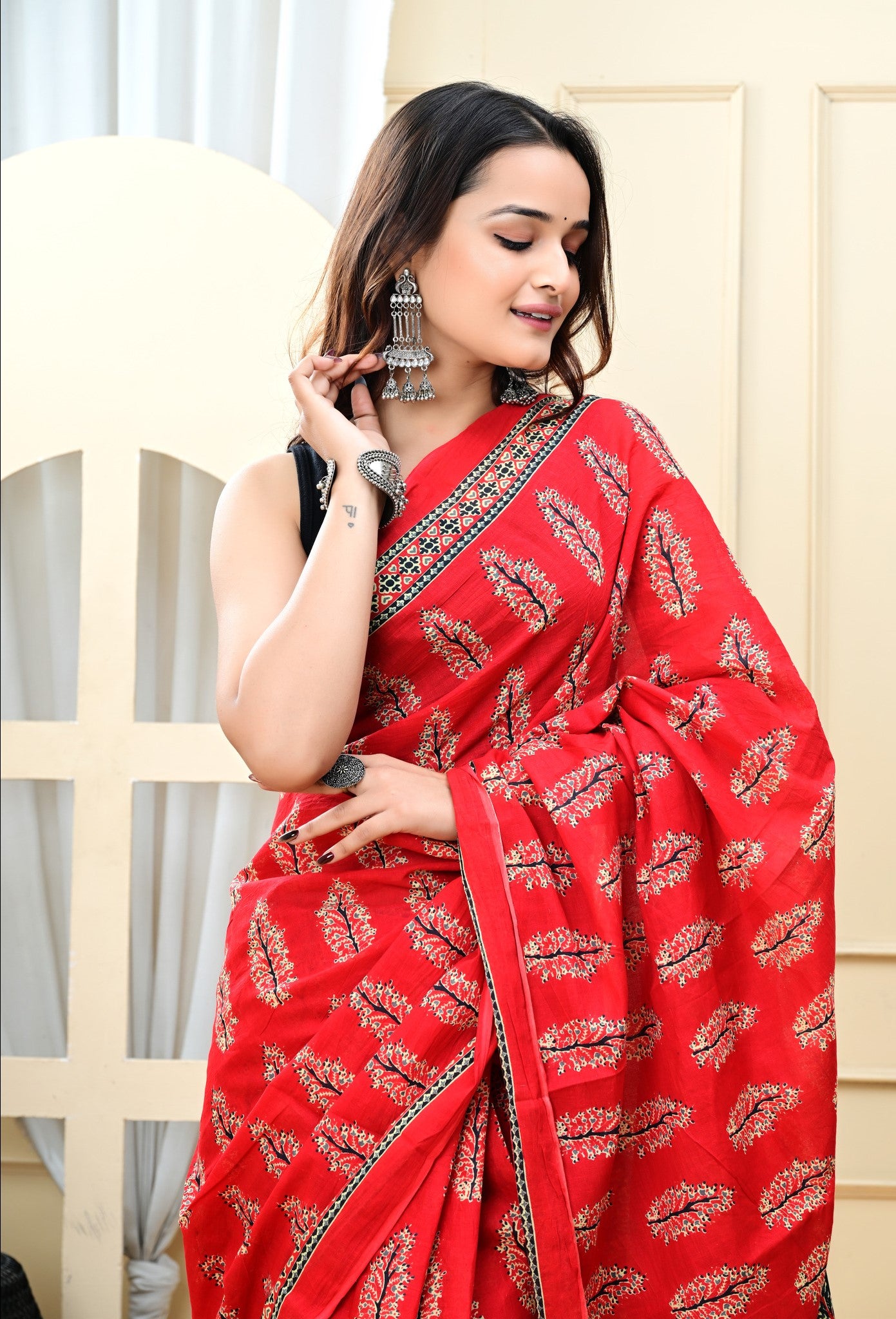 Red Mapple Mulmul Saree