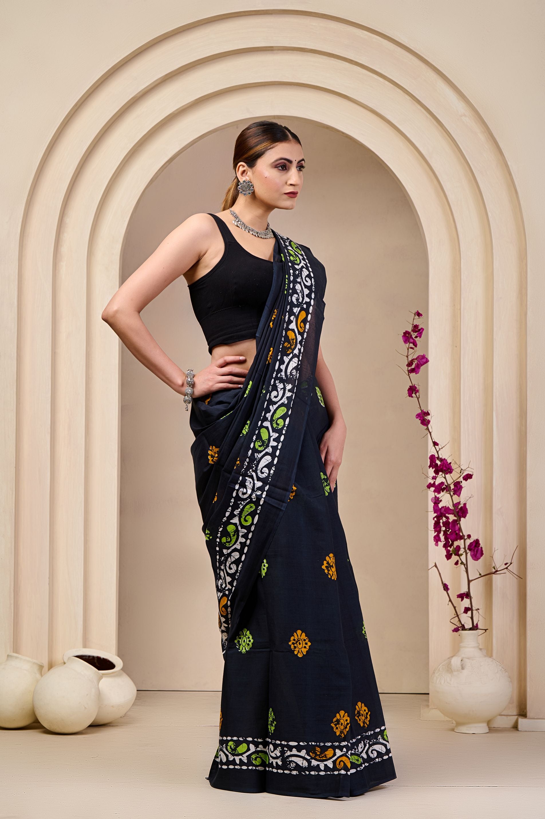 Floral Eclipse Mulmul Saree