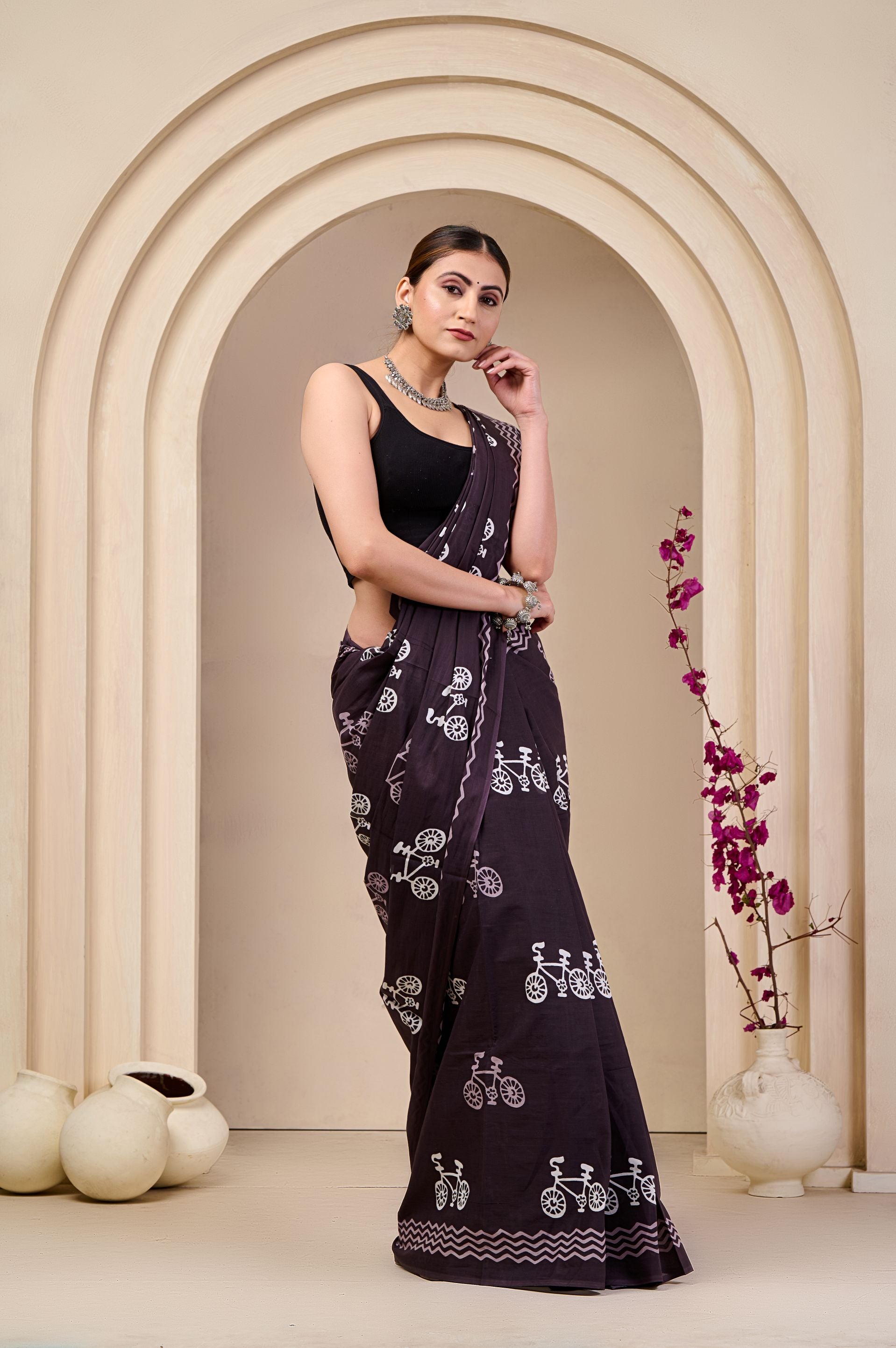 Cocoa Curve Mulmul Saree