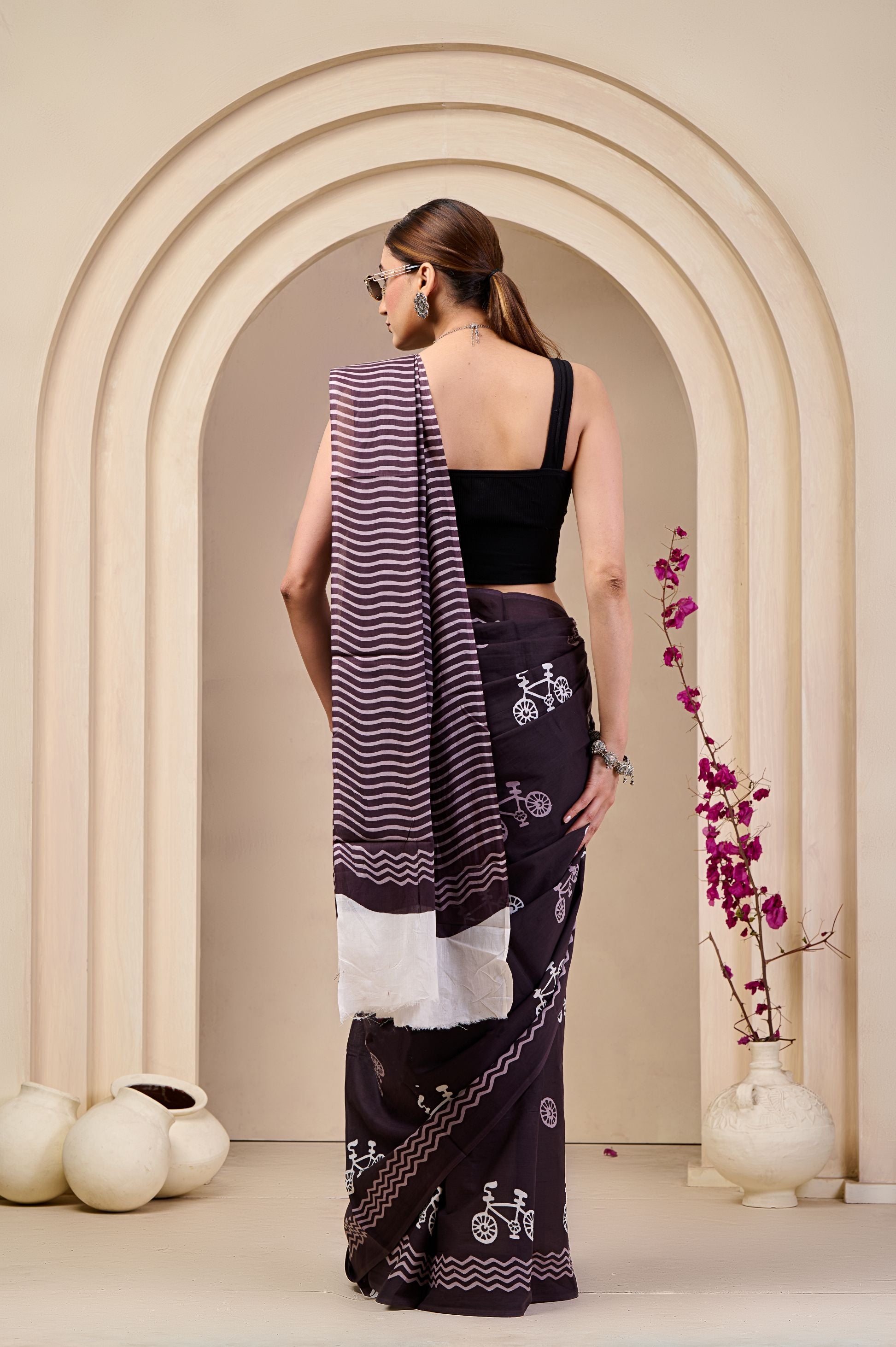 Cocoa Curve Mulmul Saree
