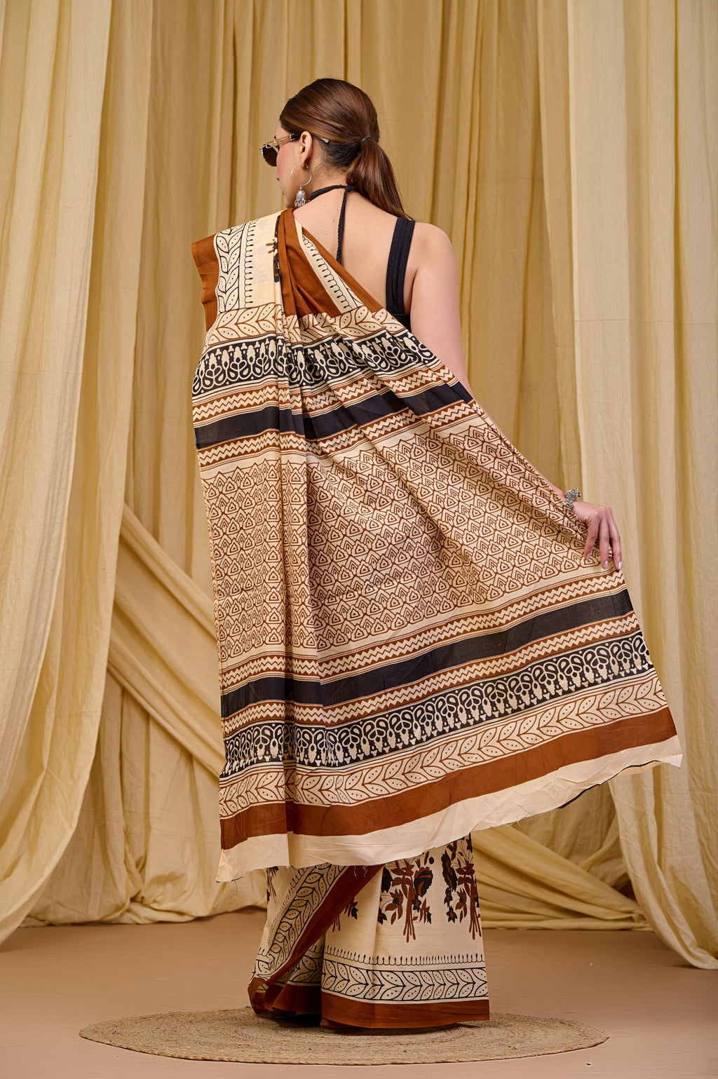 Maple Thread Mulmul Saree