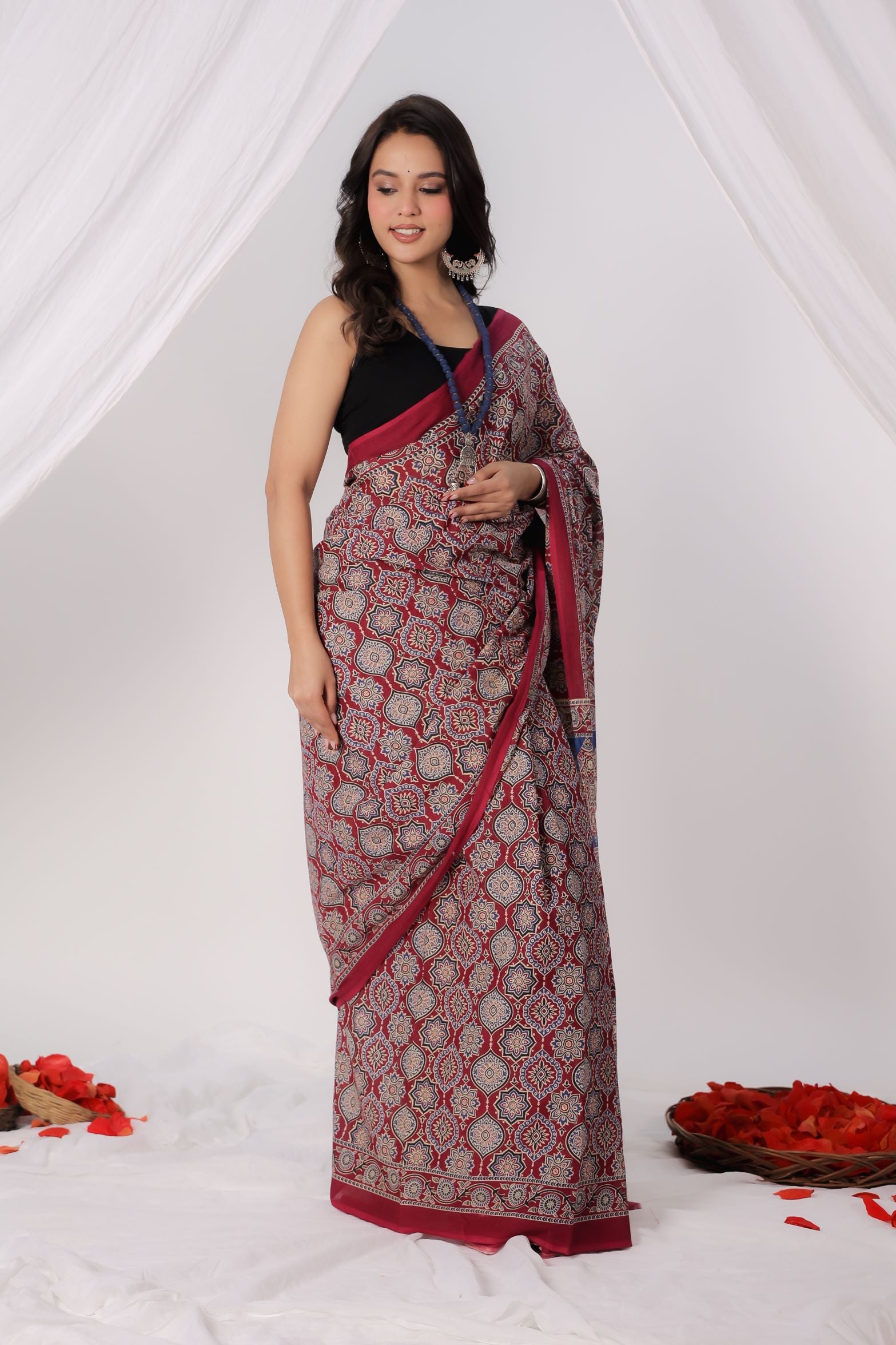 Crimson Queen Mulmul Saree