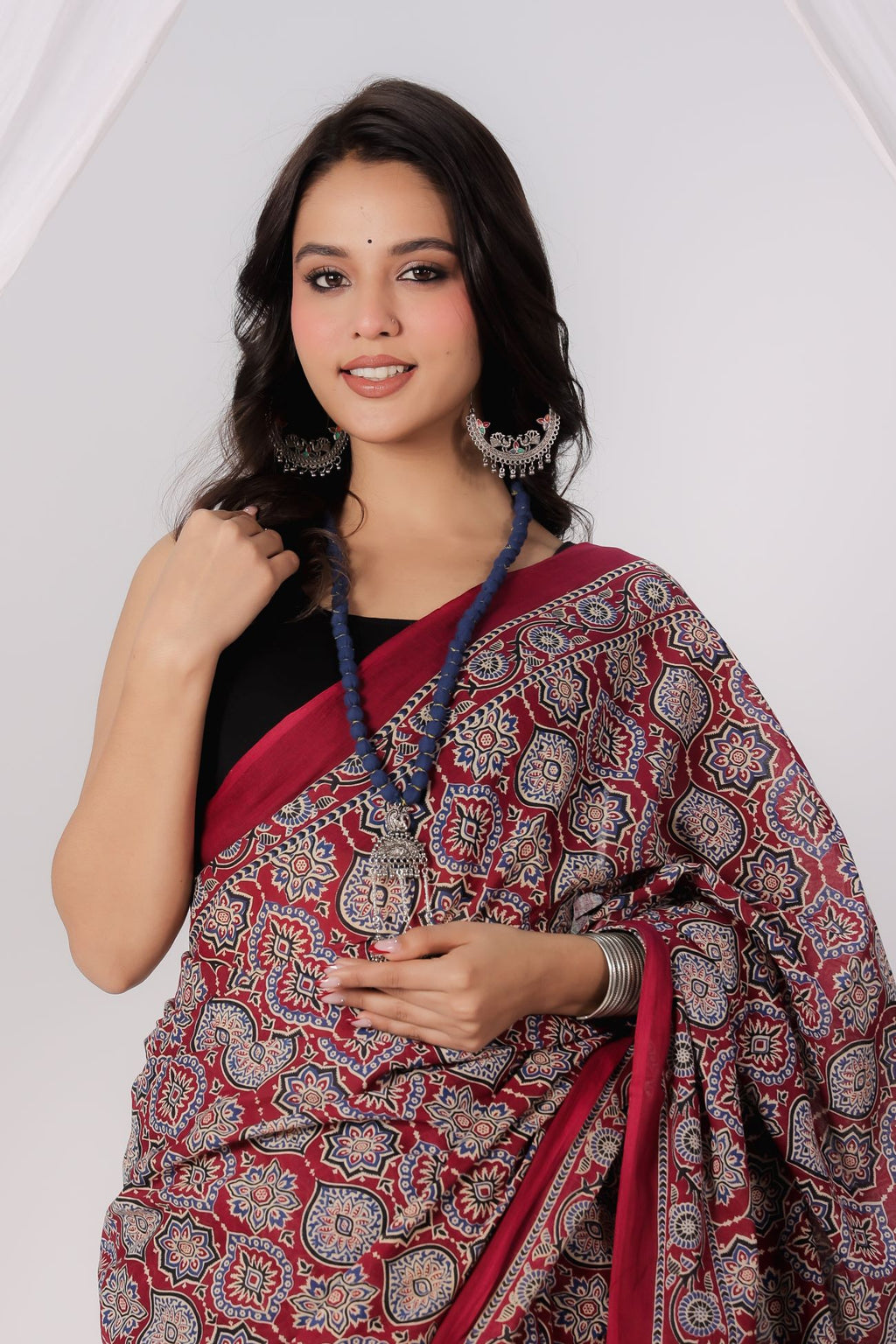 Crimson Queen Mulmul Saree