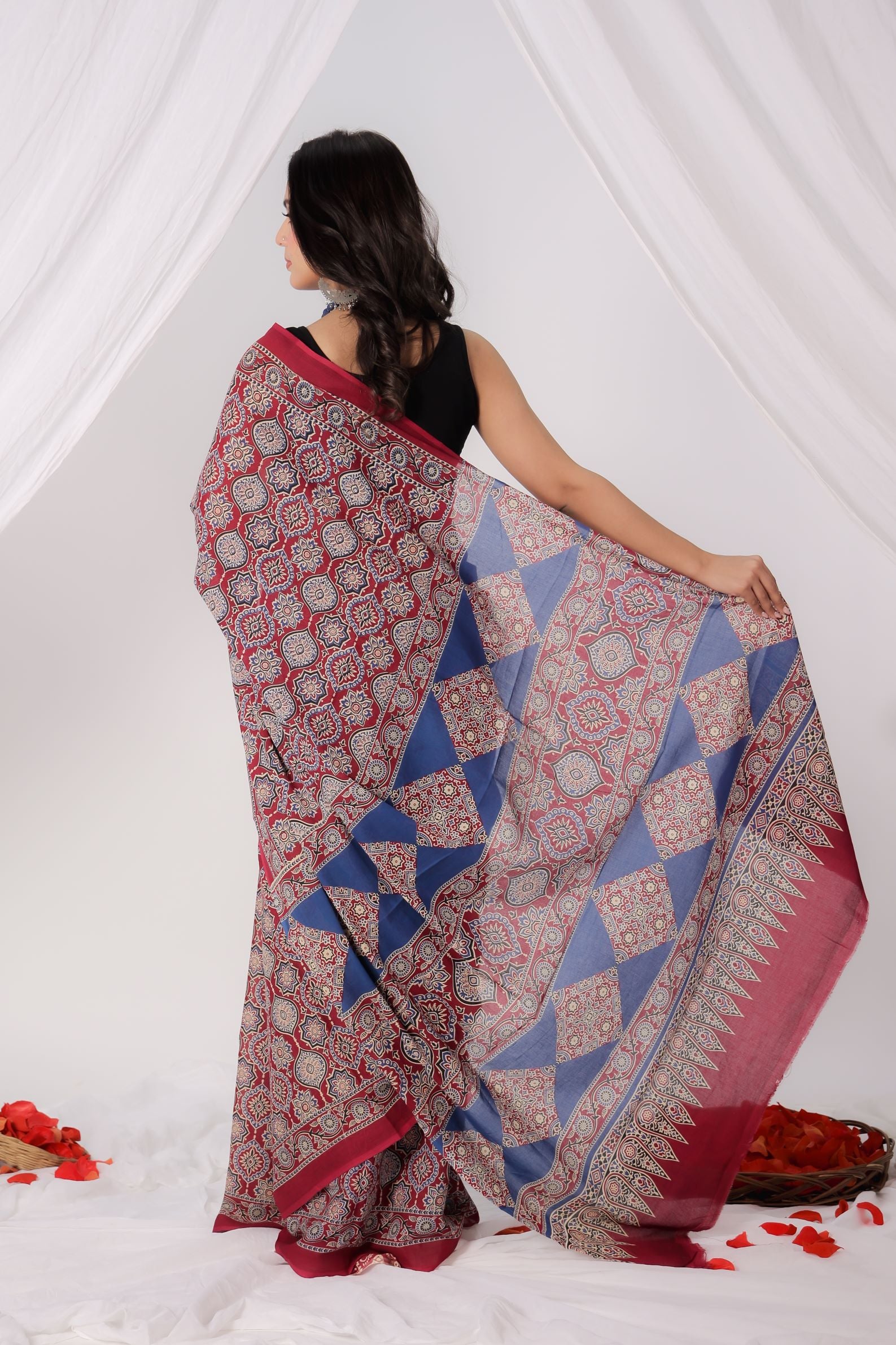 Crimson Queen Mulmul Saree