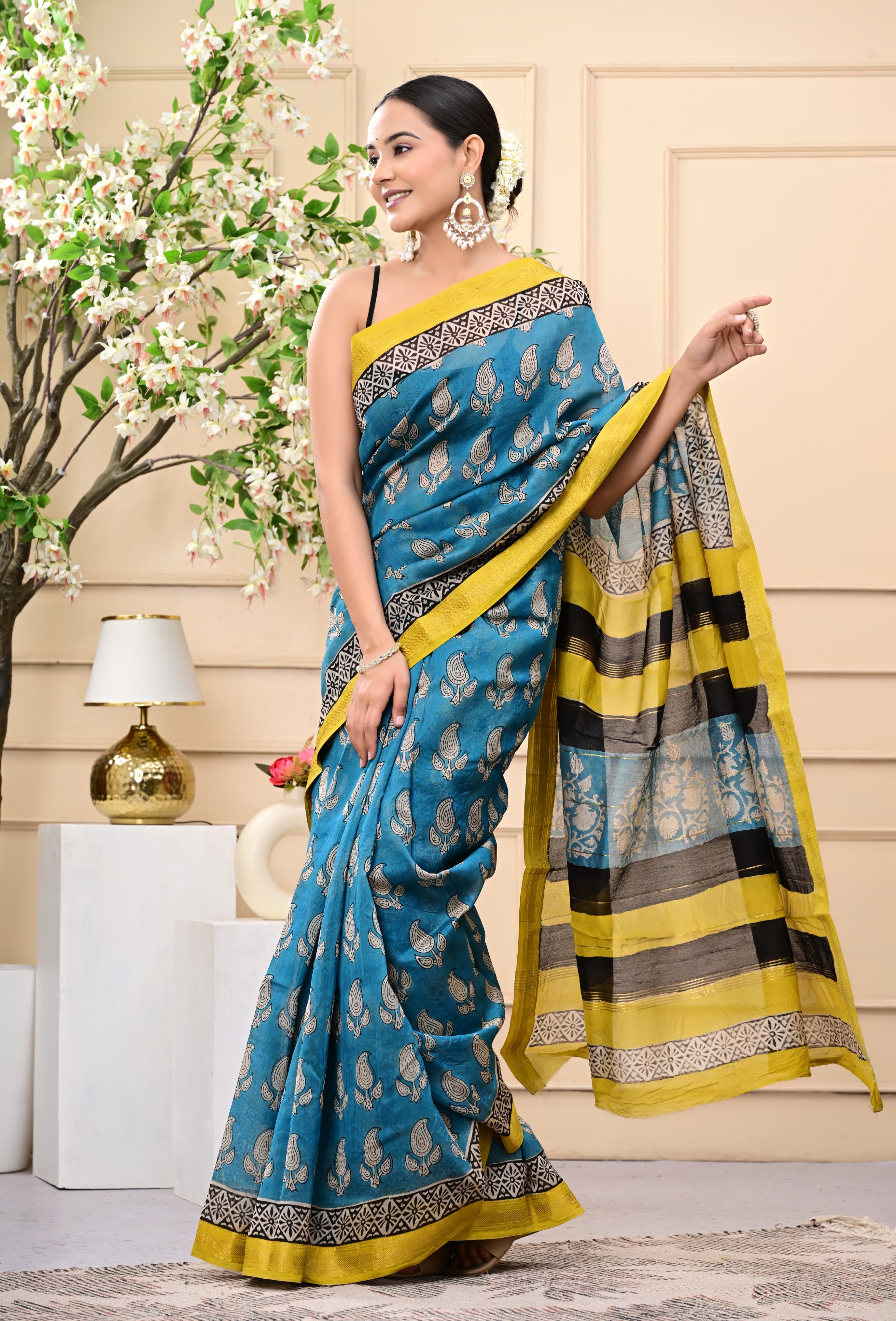 Frozen Wave Saree