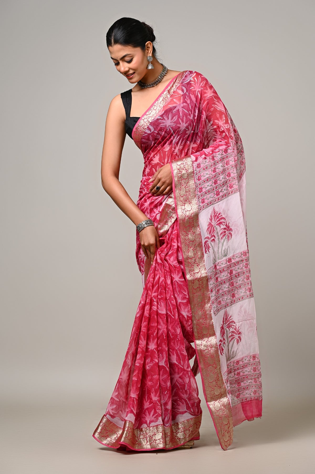 Gulabi Palm handblock printed chiffon saree pallu view