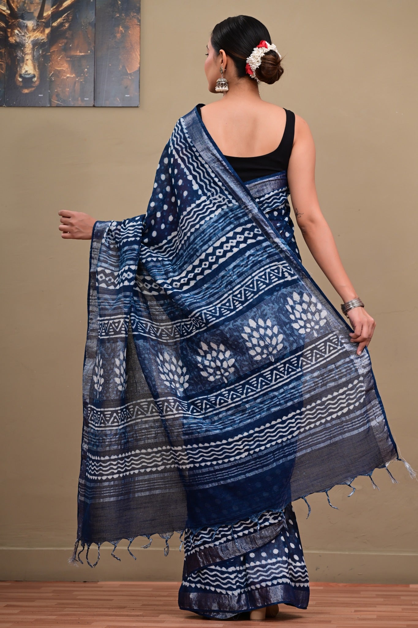 Neel Bindori linen cotton saree handblock printed pallu back view