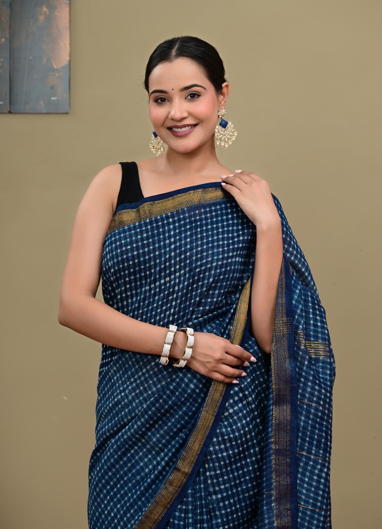 Neel Jharokha Maheshwari handblock printed saree close view